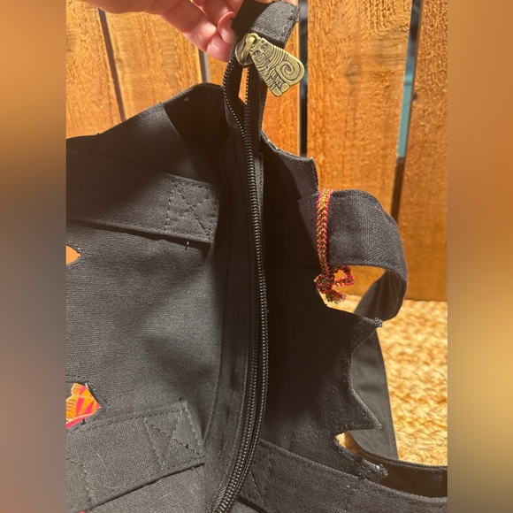 NWT Laurel Burch Whimsical and Colorful Cats Handbag - Picture 10 of 13